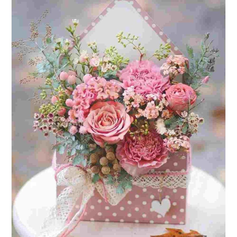 Regalos de flores originales, tartas de flores y cestas | Mil Rosas Floristería